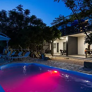 https://apartmani-mabele.hotelinzadar.com